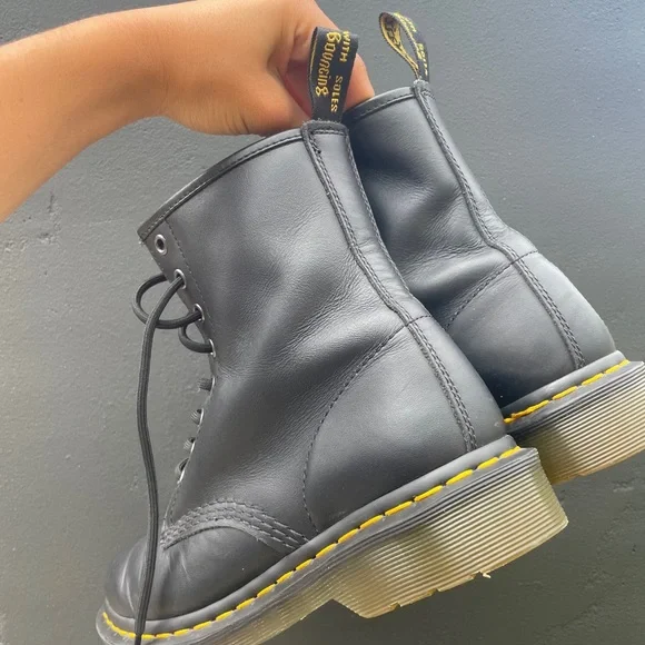 Dr. Martens boots size 7 used twice - Picture 3 of 5